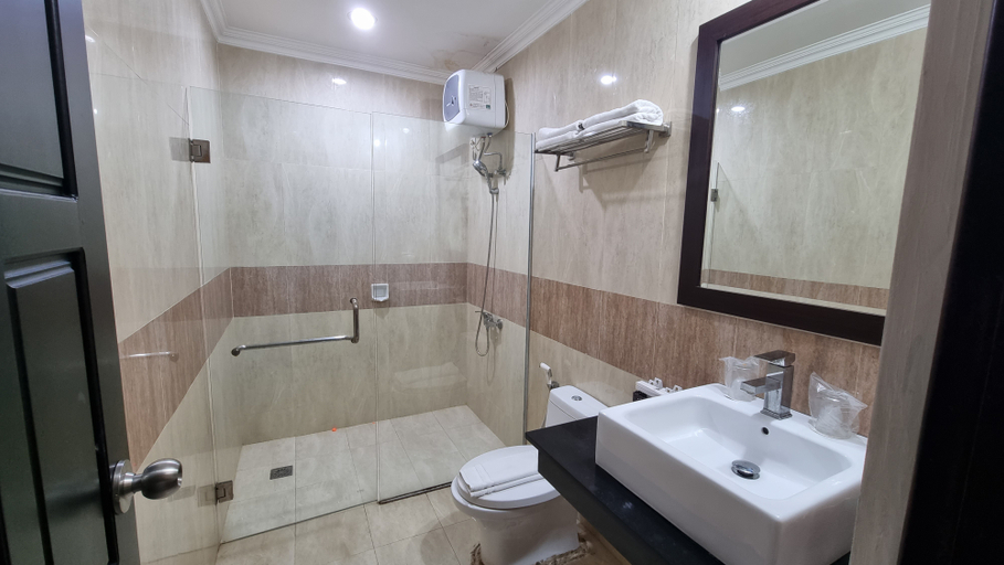 Bathroom 3, Mansinam Hotel & Resort, Manokwari