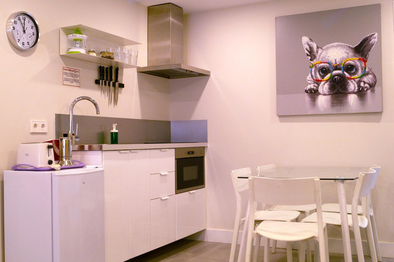 Others 5, Chueca - Room Apartments, Madrid