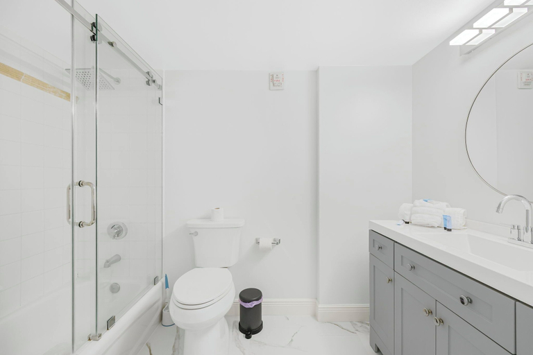 Bathroom 4, Chic Brickell Condos – Prime Location, Miami-Dade
