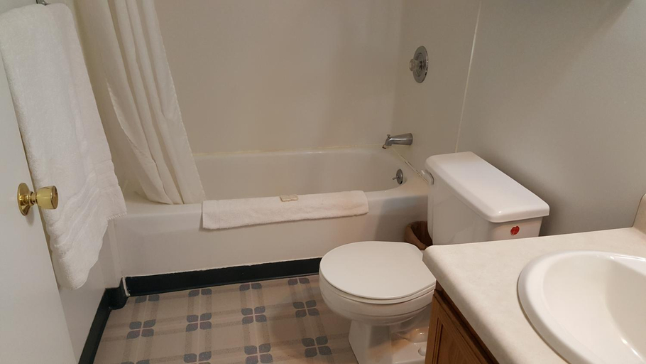 Bathroom 3, Borealis Inn, Fairbanks North Star