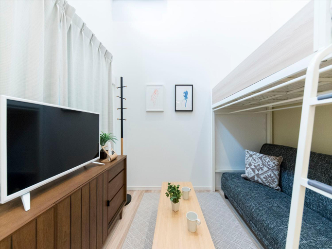 Bedroom 2, Trip Pod Sumiyoshi A, Fukuoka