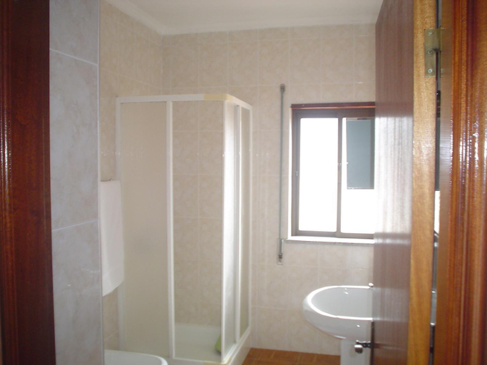 Bathroom 2, Hospedaria Nunes Pinto, São Pedro do Sul