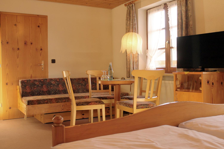 Bedroom 2, Erlebnisgastronomie Lochmuhle, Konstanz