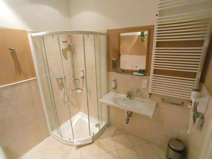 Bathroom 3, Great Polonia Krakow Old Town, Kraków City