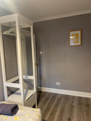 Others 3, Nevis Rooms - Self check in with free onsite Parking, Highland