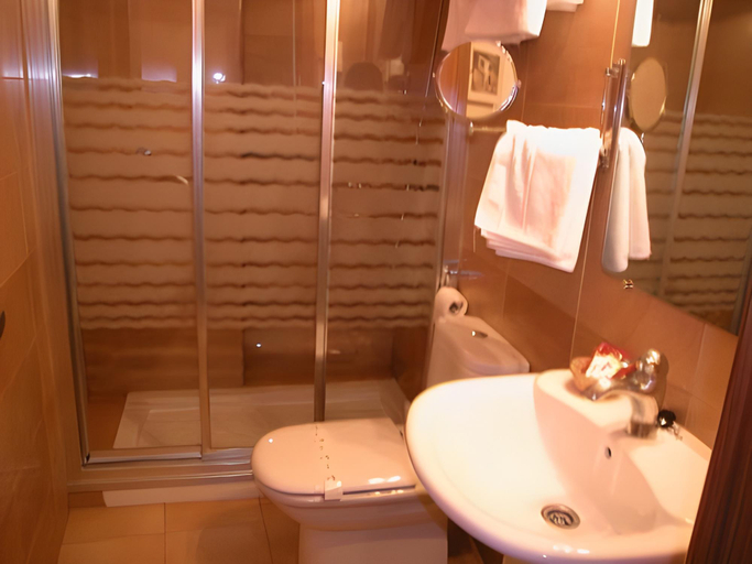 Bathroom 2, Hotel Hidalgo Quijada, Ciudad Real