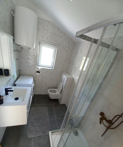 Bathroom 3, La Catedral, Sveti Filip i Jakov