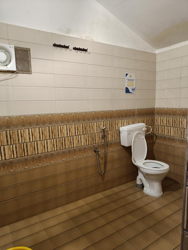 Bathroom, BunkNBrew, South Goa
