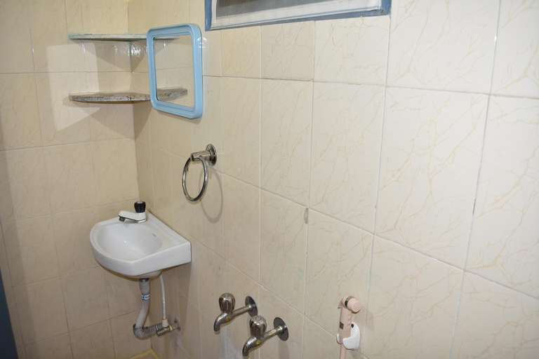 Bathroom 9