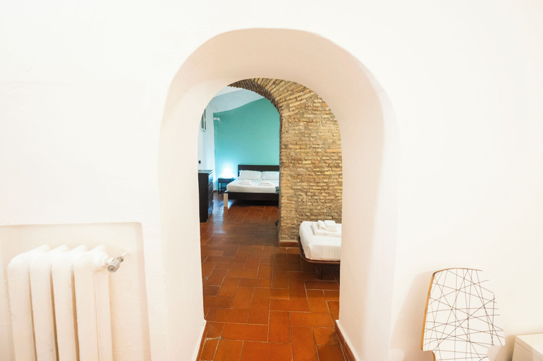 Others 4, Campo De Fiori Grotto Apartment, Roma