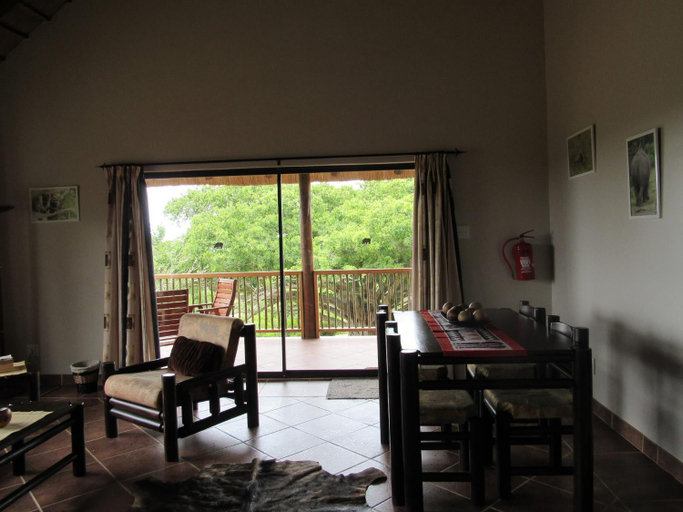 Dining Room 11