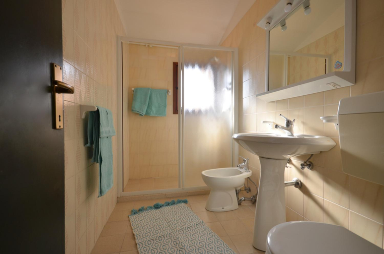 Bathroom 2, Villaggio Selene, Venezia