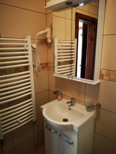 Bathroom 2, Konaciste Osmica, Užice