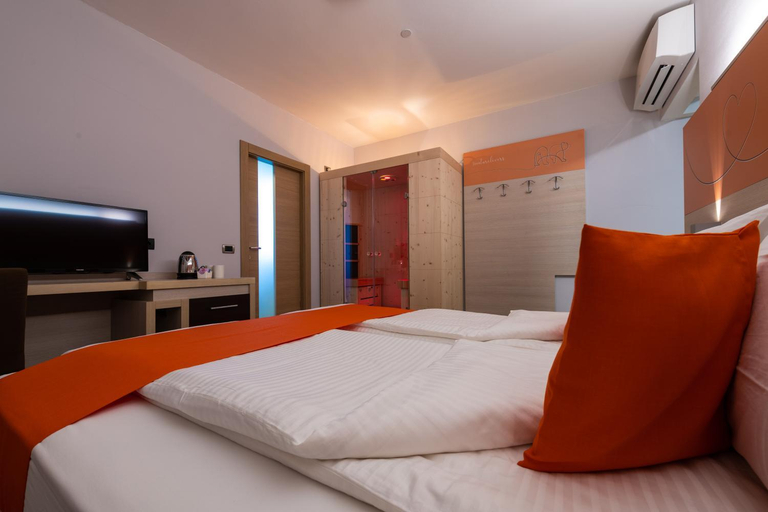 Bedroom 3, Albergo Casavecchia, Trento