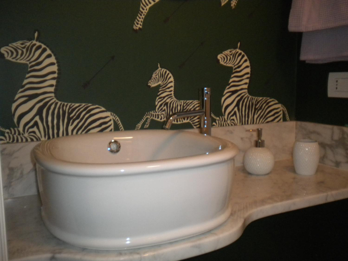 Bathroom 9