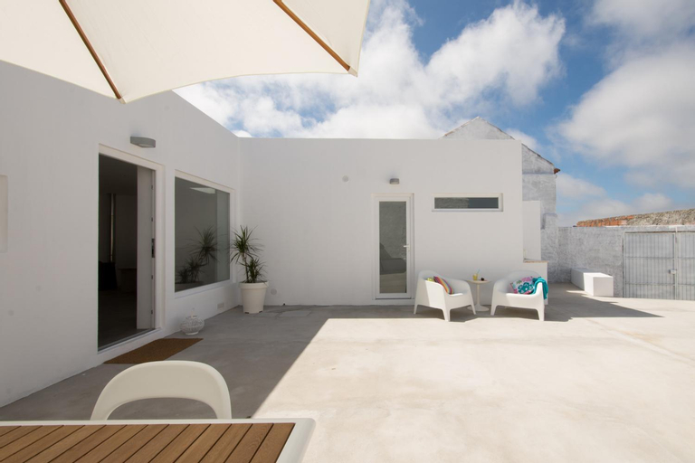 Exterior & Views, CASASUPERTUBOS - Villa Privada a 10min da Praia, Peniche