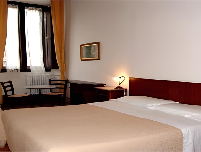Others 2, Albergo San Giovanni, Florence
