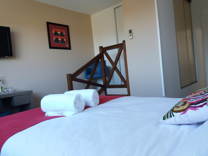 Bedroom 2, Hotel Biarritz Atlantique - Lycee Hotelier - Management School, Pyrénées-Atlantiques
