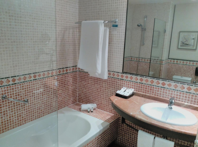 Bathroom 5, Hotel Nuevo Portil Golf, Huelva
