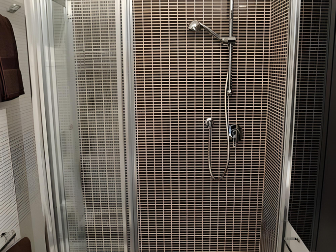 Bathroom 2, Residence La Nave, Ancona