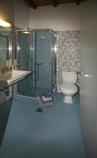 Bathroom 2, Paradise, South Aegean