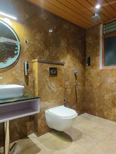 Bathroom 4, Hotel KHS Landmark Prayagraj - The Boutique Hotel, Kaushambi