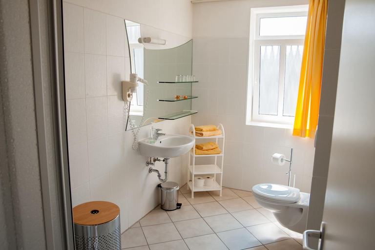 Bathroom 2, Apartment Dresden Neustadt, Dresden