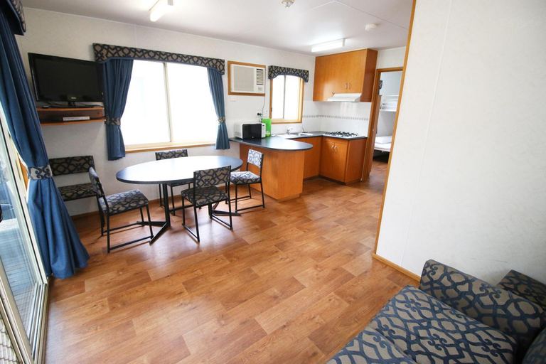 Dining Room 9