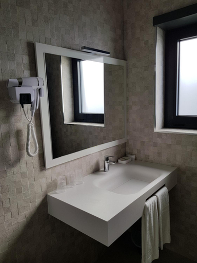 Bathroom 3, O Abel Hotel rural, Bragança