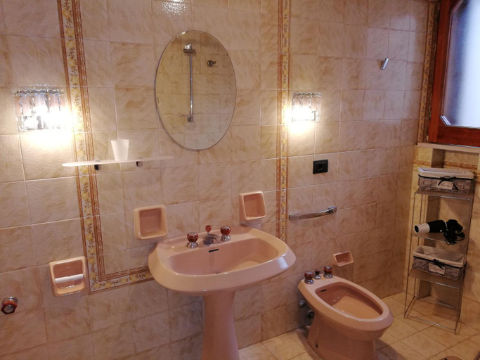 Bathroom 2, B&B Centrum Palmi, Reggio Di Calabria