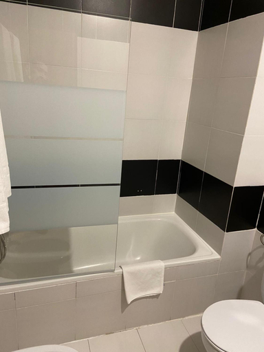 Bathroom 3, Hotel La Parada, Toledo
