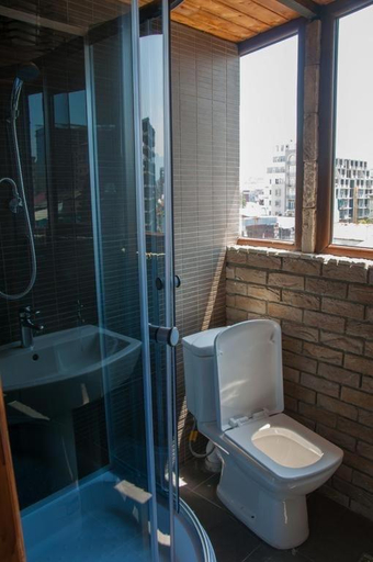 Bathroom 3, Hotel Phaliashvili, Batumi