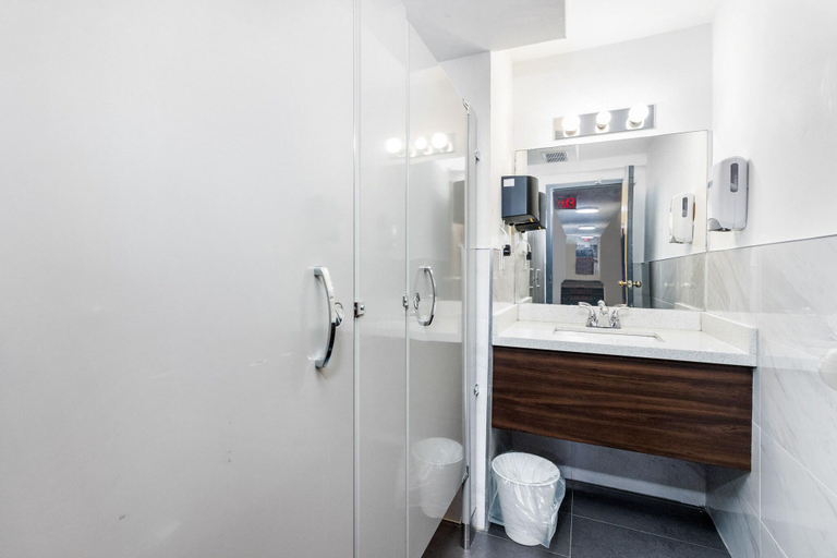 Bathroom 4, Samesun Toronto - Adults Only, Toronto
