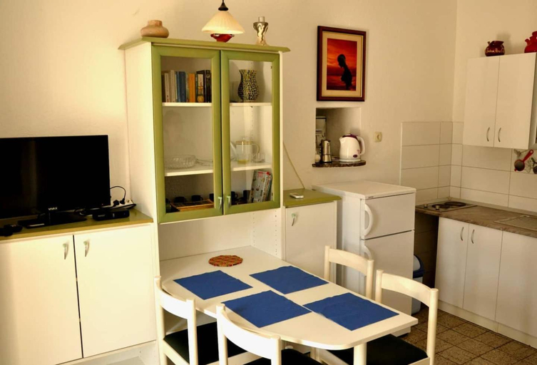 Others 4, Apartments Adriana, Bol