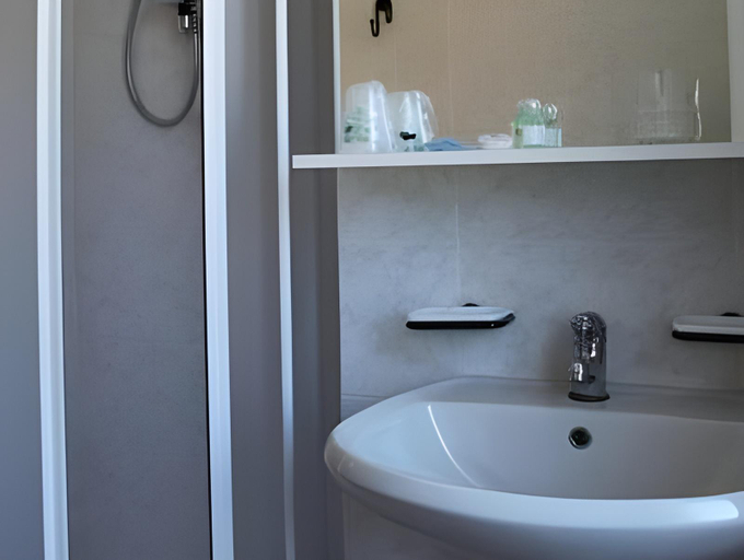 Bathroom 3, Il Nibbio Hotel, Como