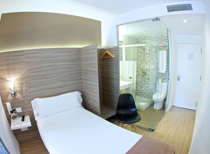 Bedroom 4, Hotel BestPrice Diagonal, Barcelona