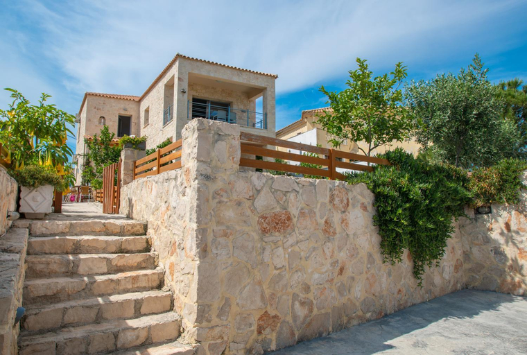 3, Liri's Apartments, Ionian Islands