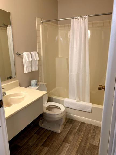 Bathroom 3, Airways Motel, Division No. 12