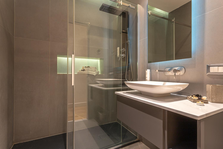 Bathroom 3, Private Apartment Colosseum, Rome