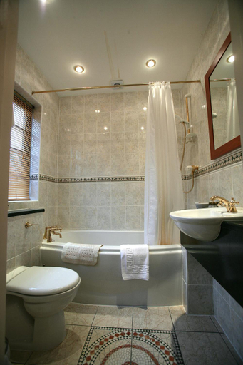 Bathroom 3, The Peacock Townhouse Hotel, Warwickshire