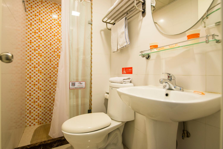 Bathroom 3, Home Inn Dalian Development Zone Jinma Road Light Rail Station, Dalian