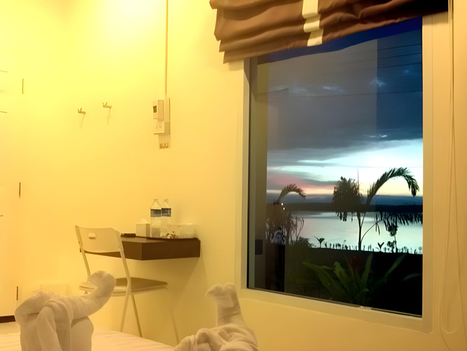 Bathroom, Bed and Boat Aopayoon Resort, Pak Phayun