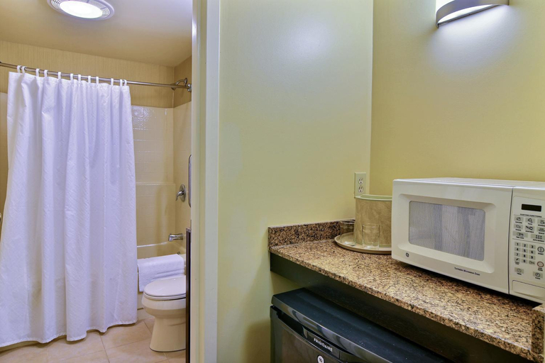 Bathroom 3, Pine Barn Inn, Montour