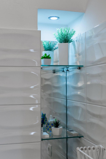 Bathroom 2, Adriatic Apartments, Split