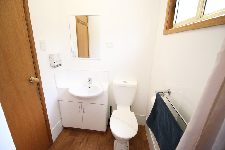 Bathroom 7