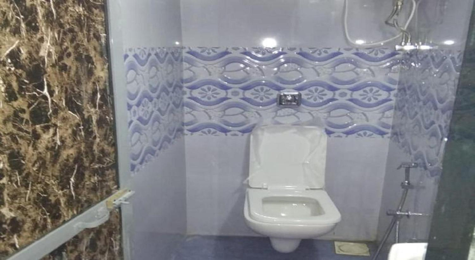 Bathroom 5, Mabrook Dormitory, Mumbai Suburban