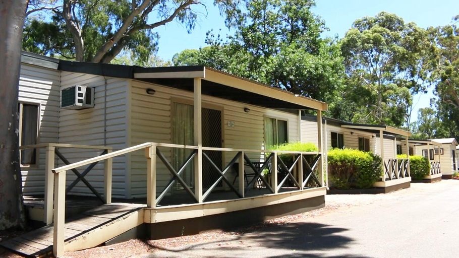 Exterior 6