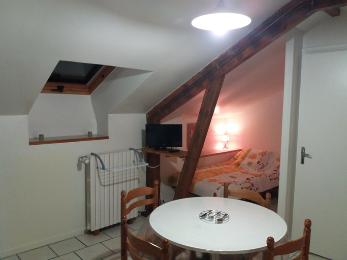 Others 5, Appartement type F1 a Rochesson, Vosges