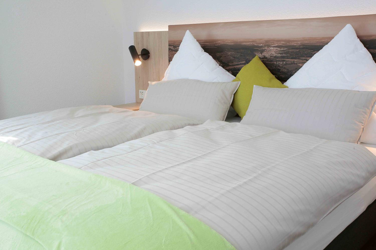 Bedroom 2, Hotel Landgasthof Linde, Esslingen