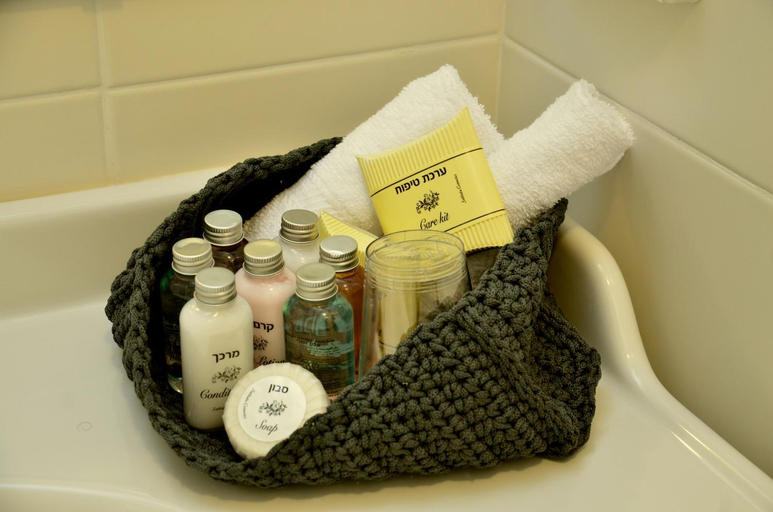 Bathroom 4, HaBaronit, Marjaayoun